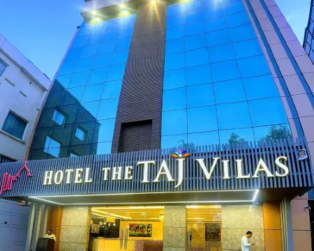 Taj Vilas Hotels in Agra