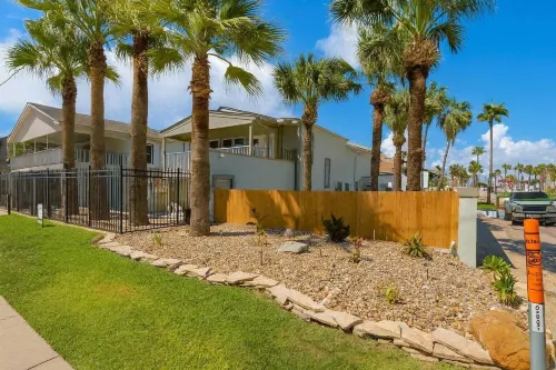 Bahama Mama House 4 Bedroom Home by RedAwning