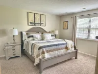3 Min to Strip! Indoor Pool, Hot tub, Sauna, new!