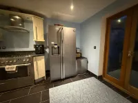 Charming Cottage Room with Garden Views in Bedford