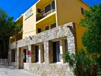 Hôtel le Grillon Hotels in 