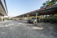 Baekje Hotel - parking