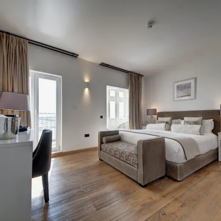 66 Saint Paul's & Spa