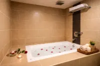 Urban Green Hotel & Suites - baignoire
