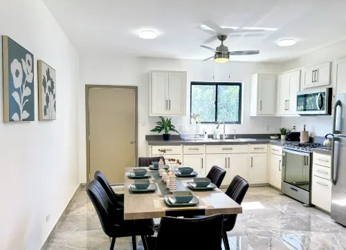 Downtown 1 or 2 Bedroom Stay - Walk to Ferry -  Apartamentos vacacionales