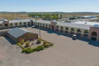 Royal Holiday Motel by Belvilla Gallup I-40 - Motels