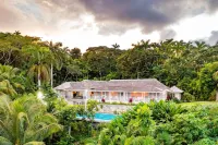 Secluded 3BR Garden Villa Pool Ocean Views Hotel di 