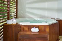 Sublime LUX Condo Terrenas Jaccuzi Beachfront - badewanne