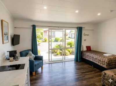 Golden Aura Suites Hotels in 