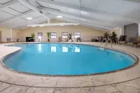 Days Hotel by Wyndham Toms River Jersey Shore - Pools