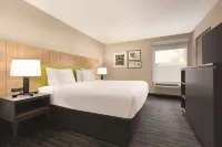 Country Inn & Suites by Radisson, Dunn I-95