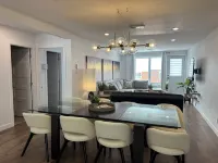 Grandiose!, Ground floor, 3 Bedrooms! Vue Chateau!!! Renovated, Air-conditioned, Free parking