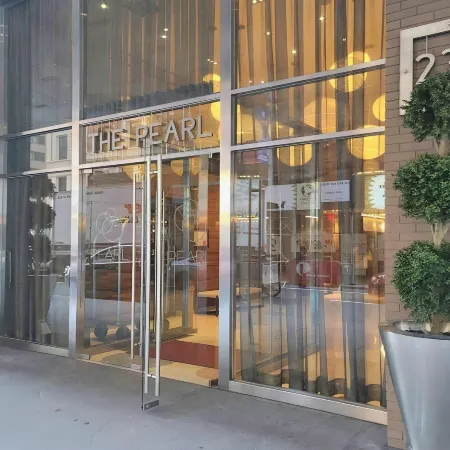 The Pearl Hotel Отели рядом с достопримечательностью «Театр Гершвин»
