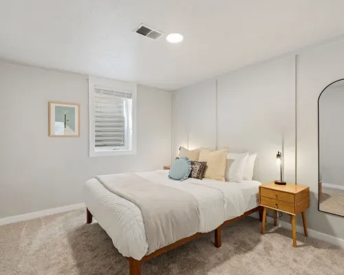 Oak Haus Group Stay w/ Fenced Yard & Game Room Hotels in Windsor
