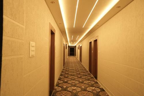 Hotel Chanda - Housity