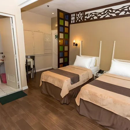 Urban Travellers Hotel