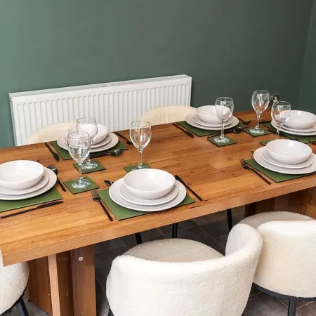 Perfect Booking 3 Bed Spacious Parking