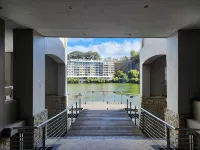 Tranquil Executive Apartment with Lake Views in Cape Town - 3-Star