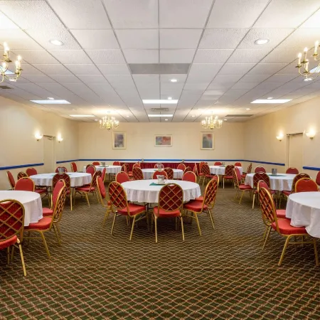 Baymont by Wyndham Queensbury / Lake George