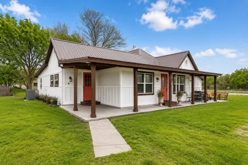 Railway Retreat Station Stay- Sleeps 9 Fifa World Cup 30 mi Away