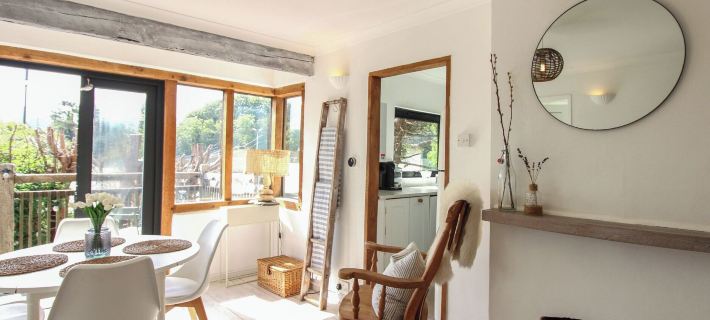 West Island Hotels in Kingsbridge