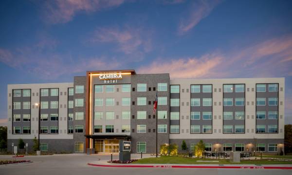 Cambria Hotel Fort Worth - Medical Center