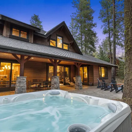 4BR Luxe Home Chefs Kit Hottub Firepit Gamerm