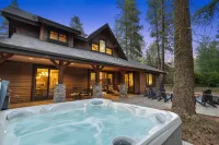 4BR Luxe Home Chefs Kit Hottub Firepit Gamerm - 4-Star