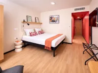 Hife Bordeaux Hotels near Bordeaux-Lac