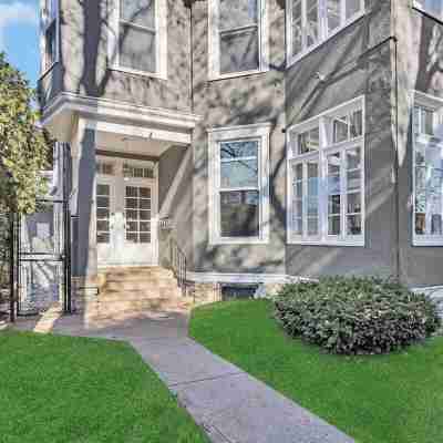 Spacious and Sunlit 2 Bedroom Hotel Exterior