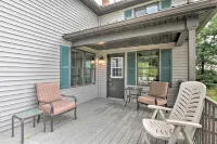 Pet-Friendly Spring Grove Home w/ Serene Yard! - Alojamientos