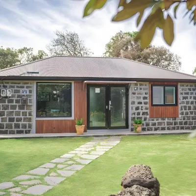 Jeju Samdal Gaok โรงแรมใกล้แกลเลอรี KimYounggap Gallery Dumoak