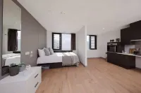 Student Only White Rose View - 2-Star