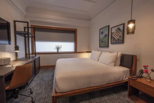 The Promissory Hotel - 2 Sao