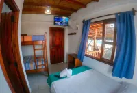 Cocoa Beachfront Inn - Homestays