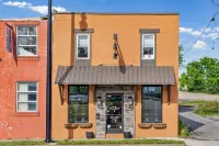 Beautiful 2bd/1ba Above Craft Coffee Shop, Downtown, by Apsu - 4 stjerner