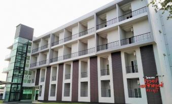River Residence Saraburi Hotel