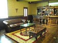 Heidi's Village Clarakan - bar