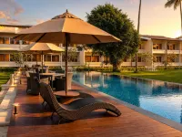KYNROCK Airport Hotel - Pools