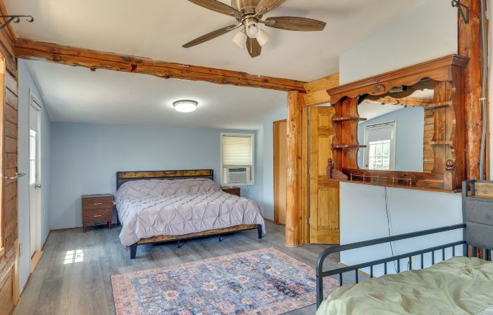 Classic New England Cabin on Belleau Lake