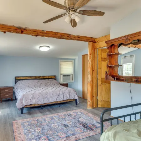 Classic New England Cabin on Belleau Lake