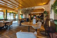 Hotel and Restaurant van Saaze - sarapan