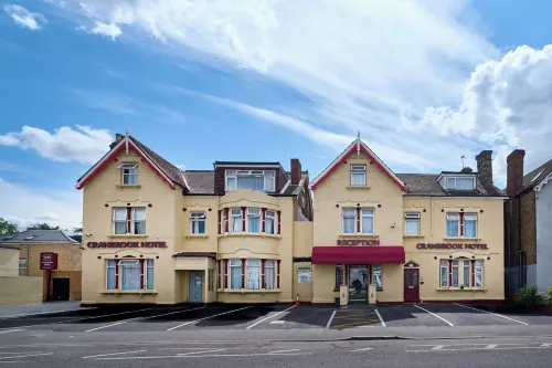 Cranbrook Hotel - parkir