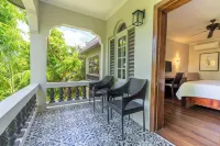 Travellers Beach Resort - balcony