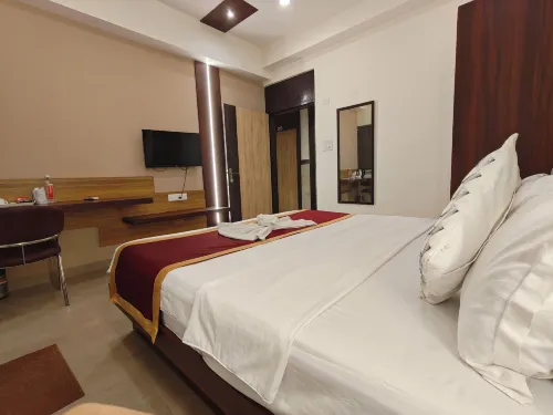 Royal Rooms and Banquet - Kitchenette