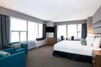 Sandman Signature Calgary Downtown Hotel - Kitchens