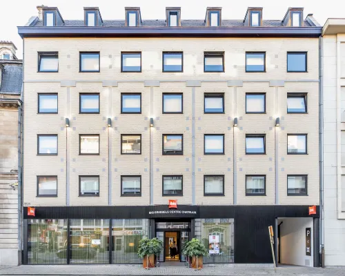 Ibis Brussels Centre Châtelain Hotels near Metro Delta