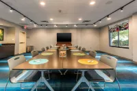Aloft Columbia Harbison - Pet Friendly