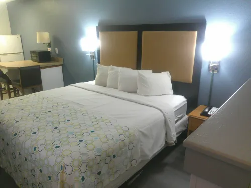 HomeTowne Studios Chantilly - 2-Star