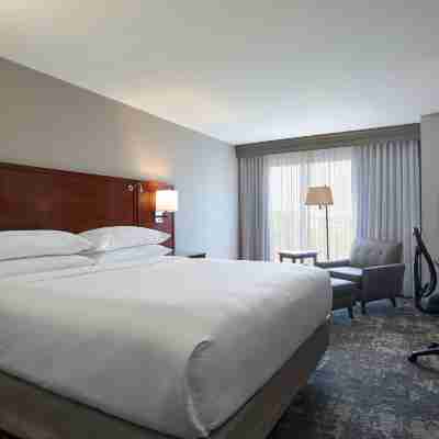 DoubleTree by Hilton Minneapolis Airport Rooms